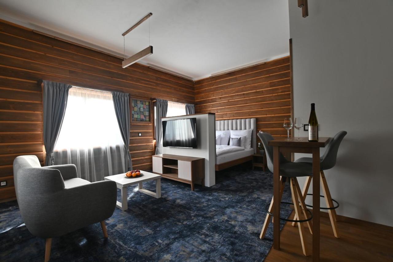 Apartmány Spessart Chomutov Esterno foto