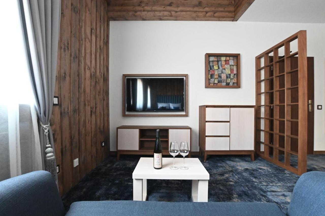 Apartmány Spessart Chomutov Esterno foto