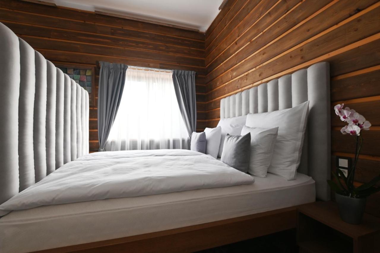 Apartmány Spessart Chomutov Esterno foto