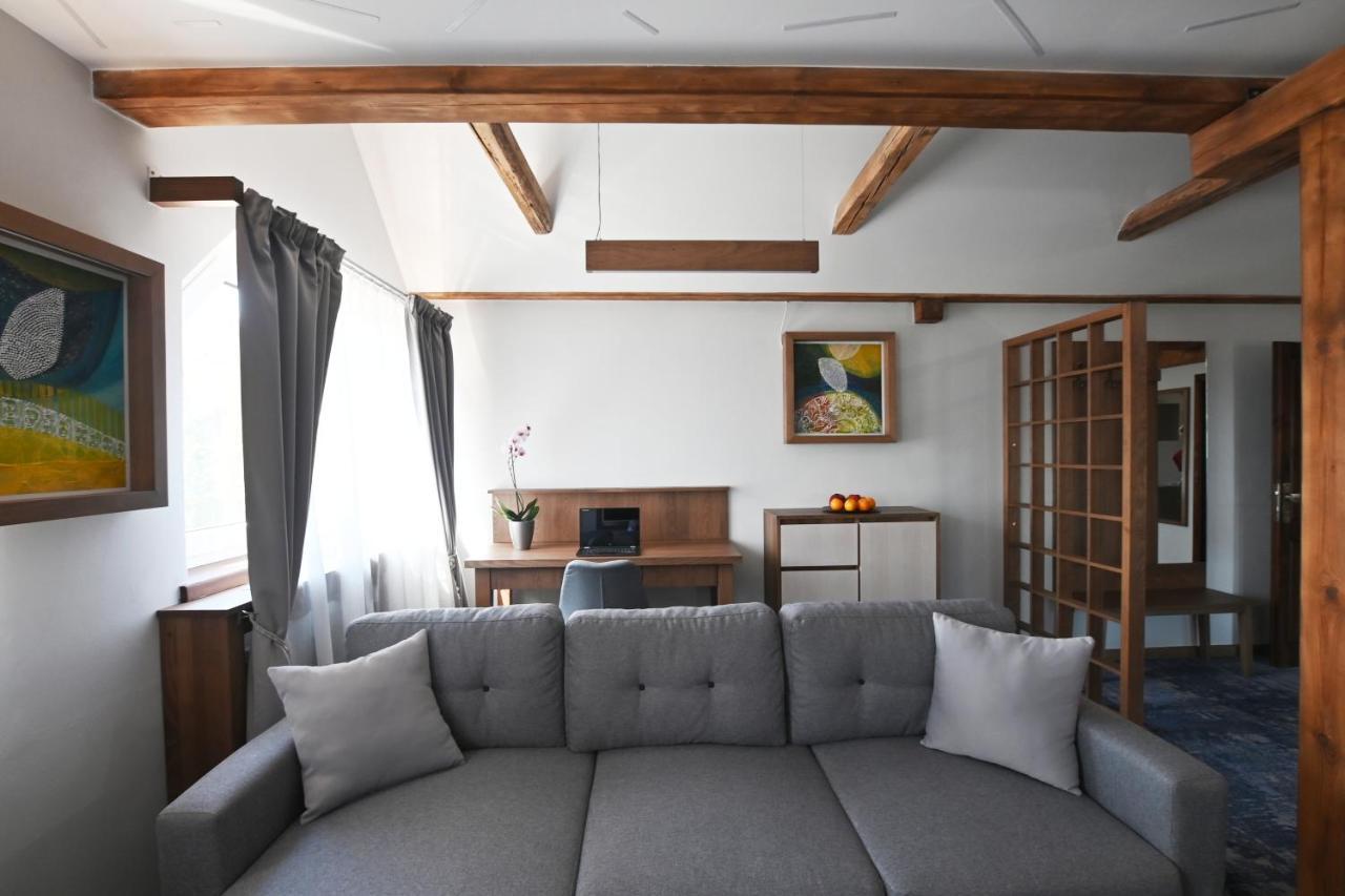 Apartmány Spessart Chomutov Esterno foto